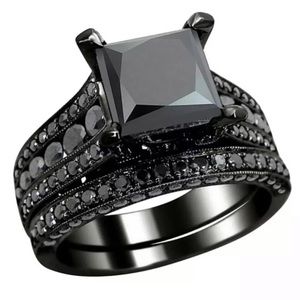 NEW 5CT BLACK SAPPHIRE 18K GOLD RING